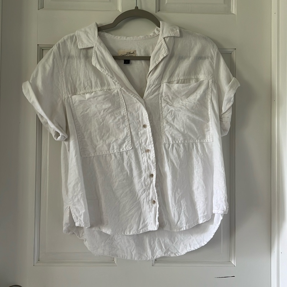 Target Universal thread, white linen, short sleeve button-down shirt women’s